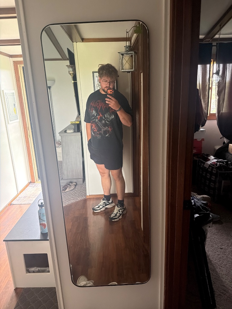 Shared outfit photo