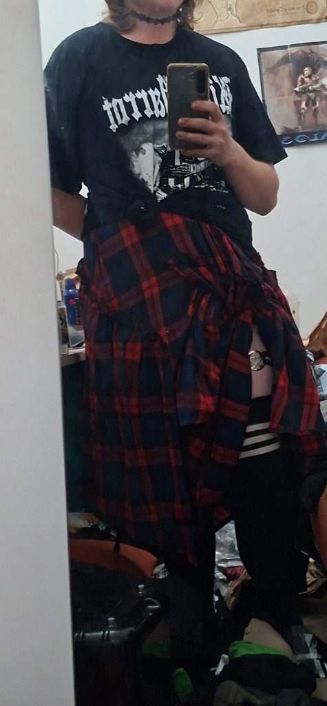 Shared outfit photo